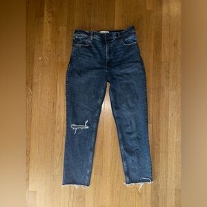 Abercrombie High Rise Mom Jean size 28